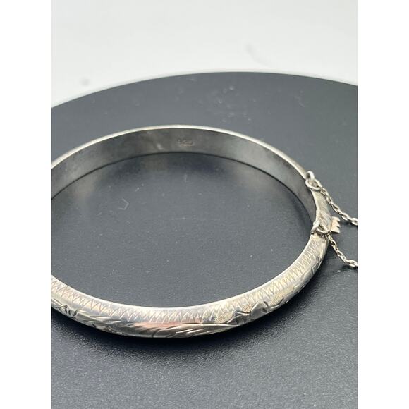 Vintage Sterling Silver Etched Engraved Thin Hinged Safety Chain Bangle Bracelet - Picture 3 of 10